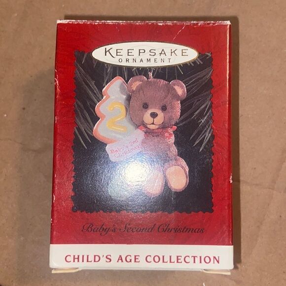 Hallmark 1996 Child’s Age Collection Baby’s Second Christmas Ornament in Box - Picture 2 of 7